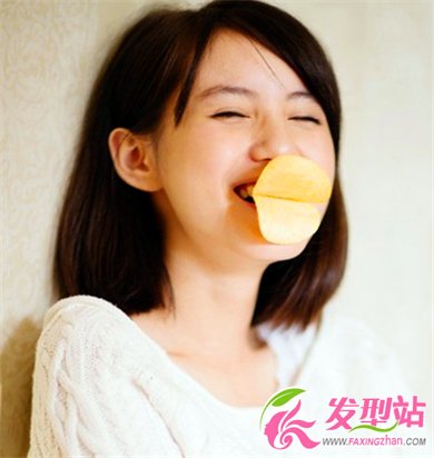 颈部长度直短发显清纯气质