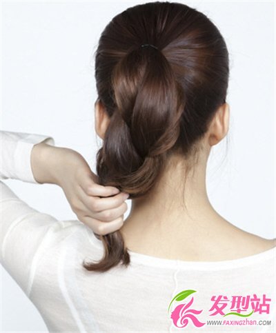 ʱ������ͷ����1���Ӹ㶨 �������Ը��ǰ���Ů������ͷ