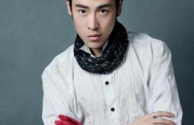 男生齐刘海发型_男生齐刘海_男生齐刘海两边铲掉_男生齐刘海图片