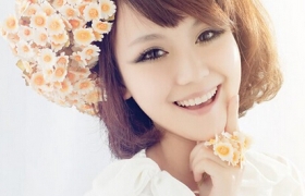短发新娘造型_短发新娘适合什么发型_短发新娘婚纱照