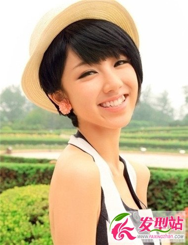 ��ɫб�����̰l(f��)͹�@ꖹ���Ů��