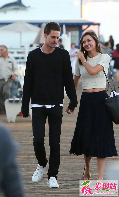 ���m�_(d��)�Ƀ� ������ ��(g��)���Y�� Snapchat��(chu��ng)ʼ��