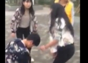 �Iɽ�����F(xi��n)У�@�����¼�ҕ�lһ���������ˇ��� �������һС�W����Ů�����l������