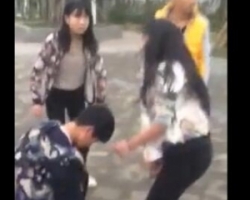 �I(y��ng)ɽ�����F(xi��n)У�@�����¼�ҕ�lһ���������ˇ��� �����(j��)��һС�W(xu��)����Ů�����l(shu��)������