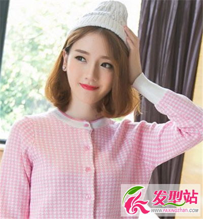 ���ն̷�������  ʱ�г�Ů�ر�