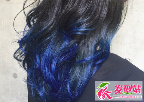 蓝色头发