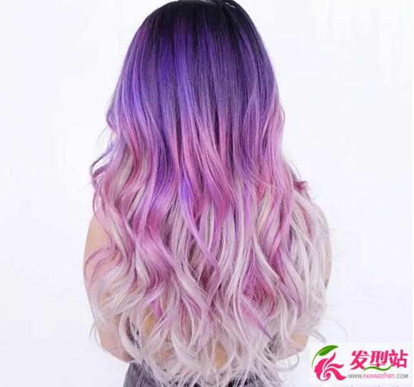 ��ɫ����