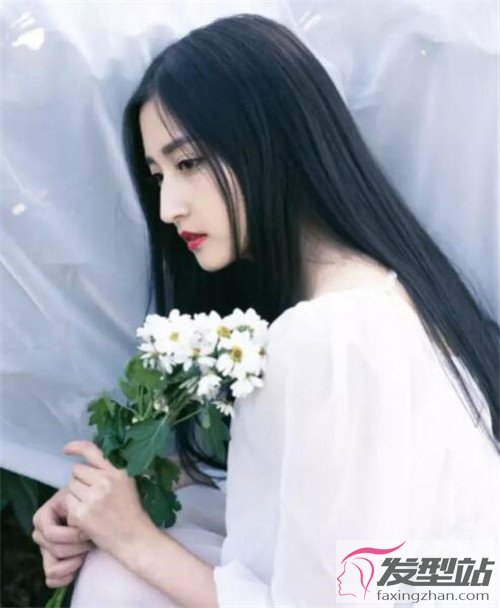 直发发型中长发