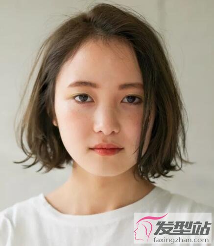 圆脸女生日系短发