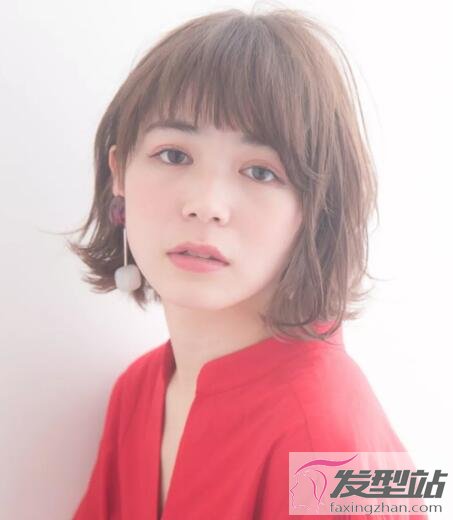 圆脸女生日系短发