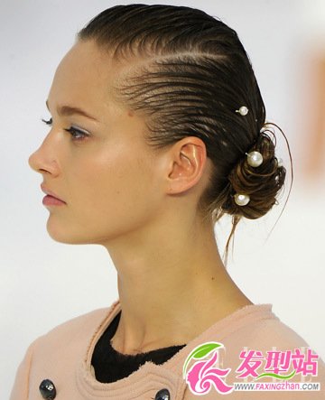 ���ͽ̸���֧�� ���ֽ����������Chanelʽ &ldquo;ʪ��&rdquo;����