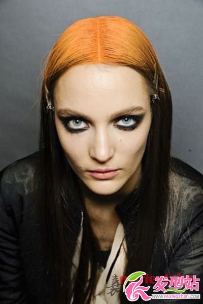 ��𽥱�ɫ ˫ƴײɫȾ������ʢ�� 