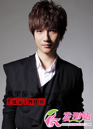 �������ж������� ˧������չ��