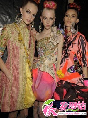 ��ɫ���ӷ���