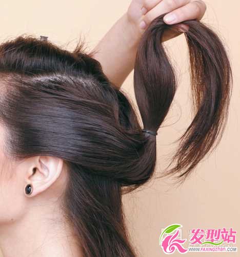 1. �Ӳ��濴����ͷ����Ϊ��ͼ�е����ݡ��Ƚ��м���Ƿ�ͷ����һ����β����������β����