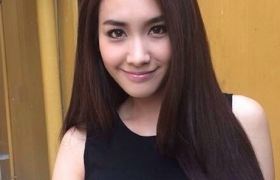 直发发型设计 披肩直发怎么弄好看 直发怎么扎头发好看 直发扎发	