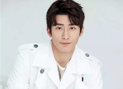 2026最新‘n’型男生刘海发型推荐 男生刘海短发修颜显瘦时尚款 烫卷蓬松露耳短发造型大全