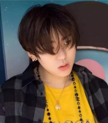 绅士潮男发型 女生一见倾心 男士时尚发型设计推荐