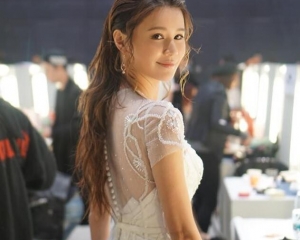 女士晚礼服发型图片 端庄优雅很有女王气质