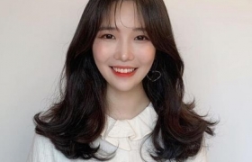 【微卷发】学生微卷发_微卷发中长发图片
