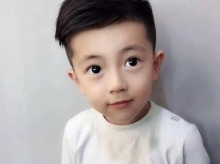 【小男孩发型】小男孩发型图片_小男孩发型短发