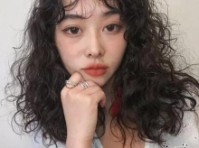 【满头小卷发】满头小卷发型图片_长发满头小卷